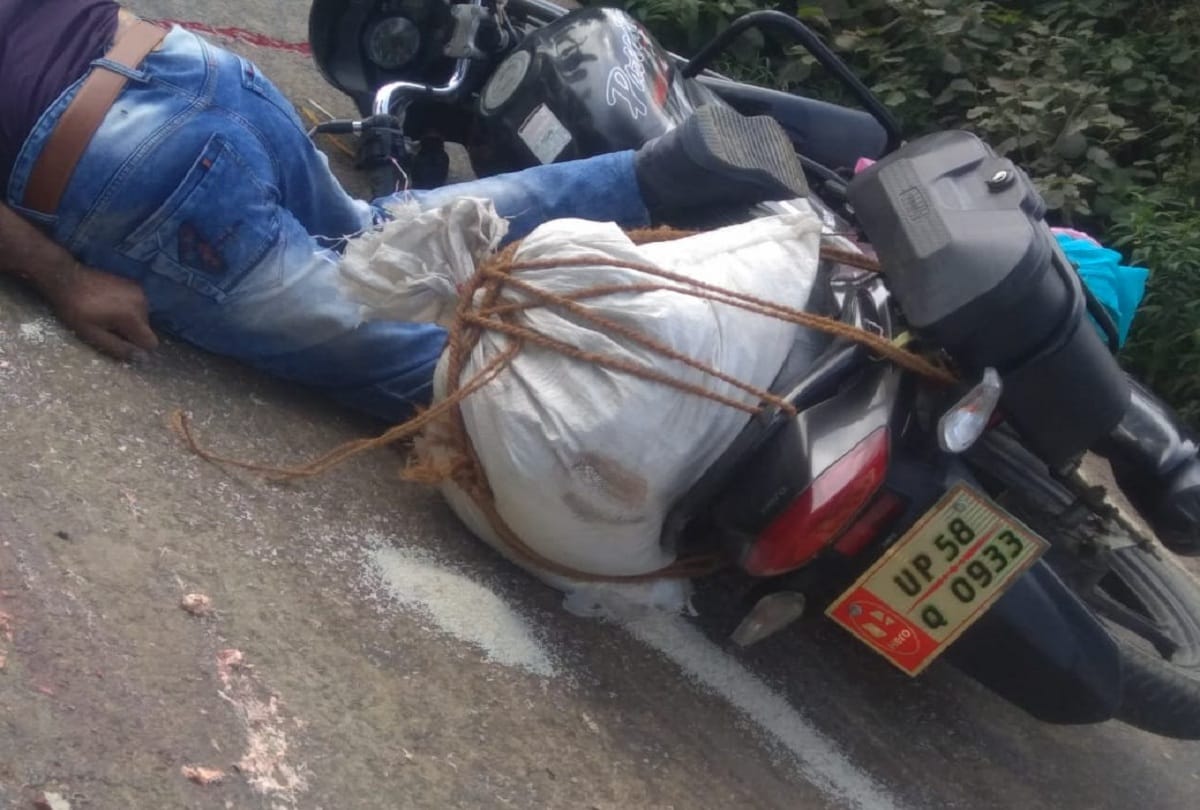 Sant Kabir Nagar man died while met an accident with truck
