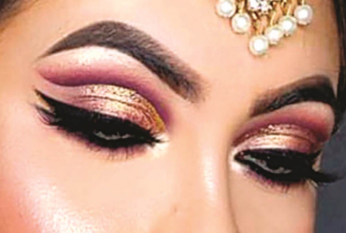 know about the makeup of eyes