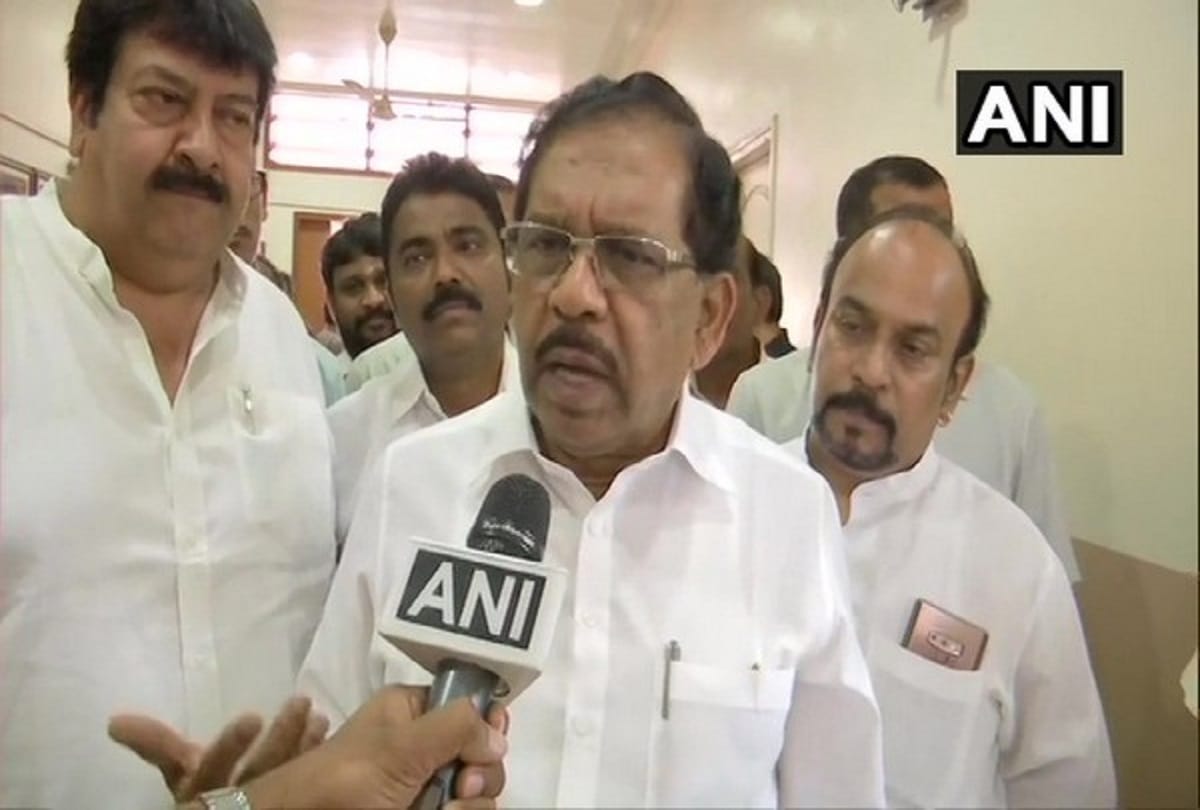 G Parameshwara Karnataka Income Tax Department raid at premises of Siddhartha Medical College