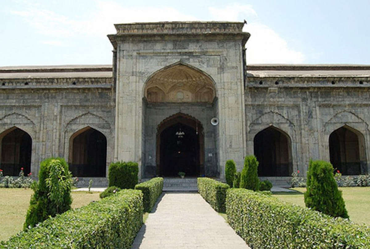 beautiful places to visit in kashmir,ancient place in kashmir,gulmarg, srinagar kashmir
