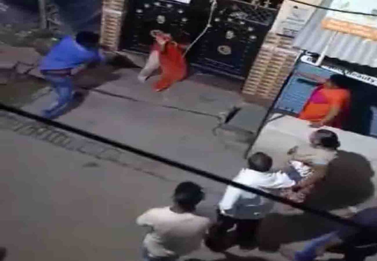 Family beaten with sticks in a minor dispute in kanpur