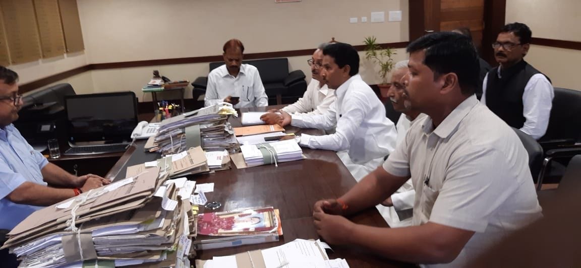 Advocates meet upper chief secretary home