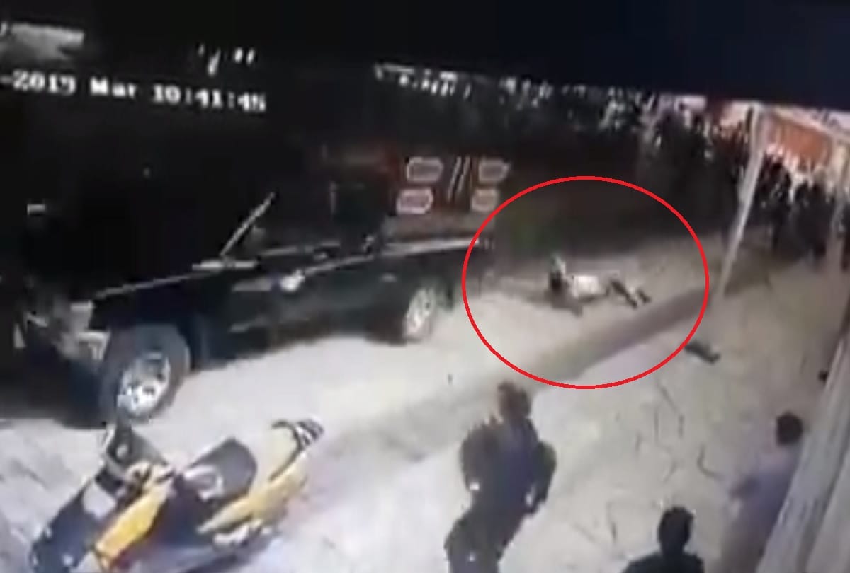 Mexico mayor failed to fix roads as promised angry people dragged him through streets