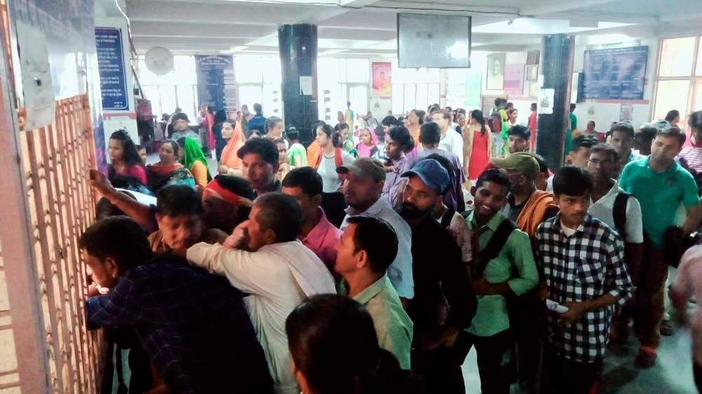 Fever panic increases in pilgrimage, packed beds