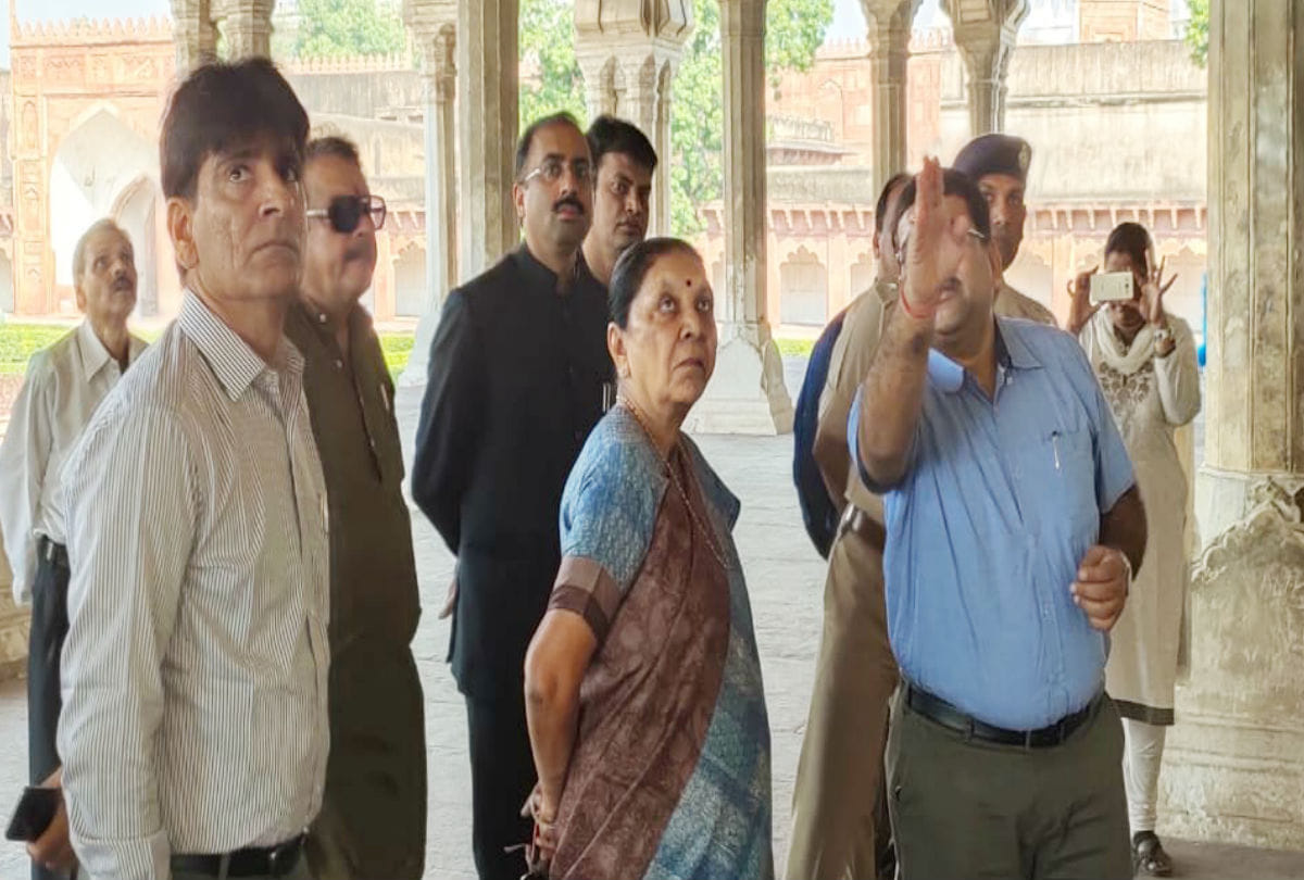 Up Governor Anandi Ben Patel Visits Agra Qila