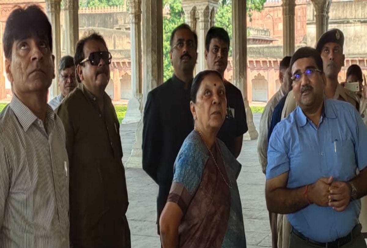 Up Governor Anandi Ben Patel Visits Agra Qila