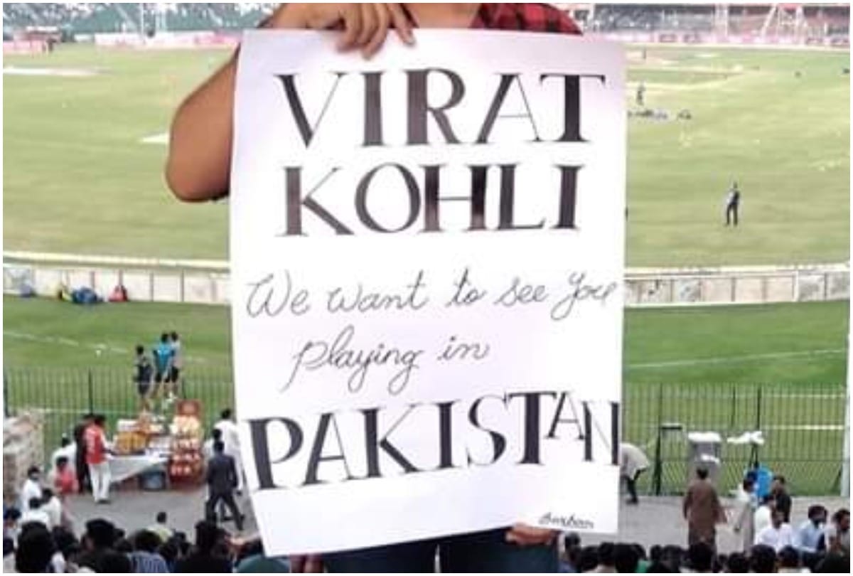 Virat Kohli Popularity Knows No Bounds Pakistan Fan Makes Placard Appeal
