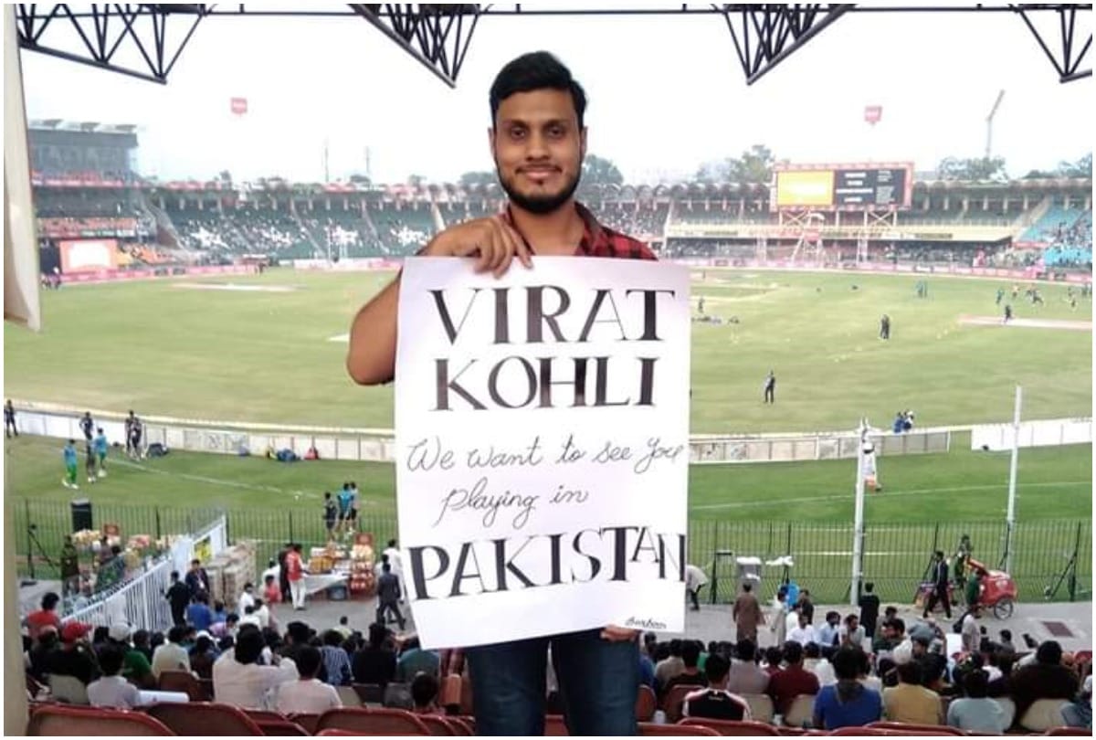 Virat Kohli Popularity Knows No Bounds Pakistan Fan Makes Placard Appeal
