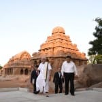 प्रधानमंत्री नरेंद्र मोदी और साथ में शी जिनपिंग