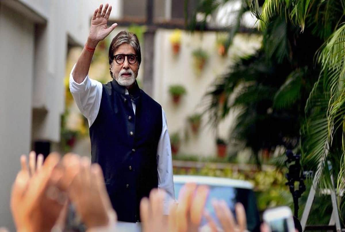 Amitabh Bachchan shares his flight experience with air hostess