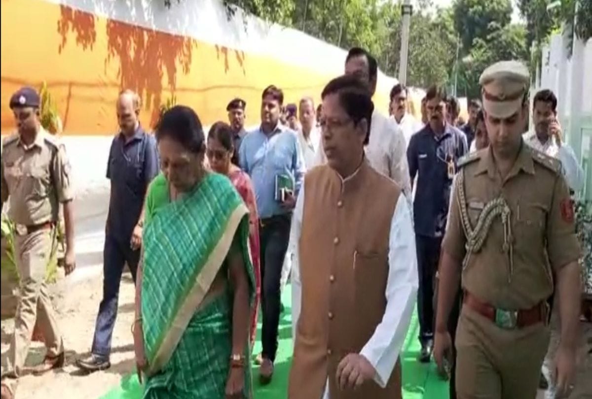 Dbra university convocation Anandi Ben Patel Dinesh Sharma in Agra