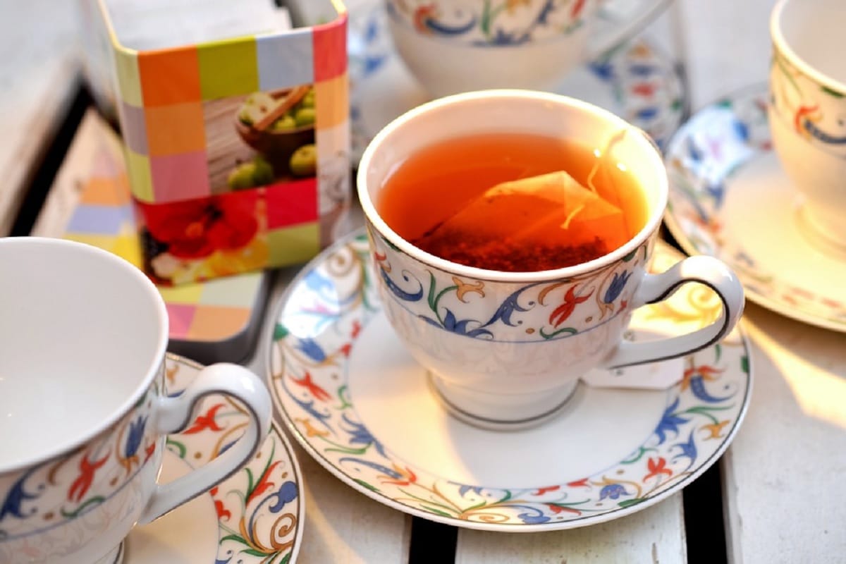 study says microparticle reach in our body with tea bag