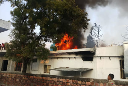 Fire breaks out in chemical factory agra