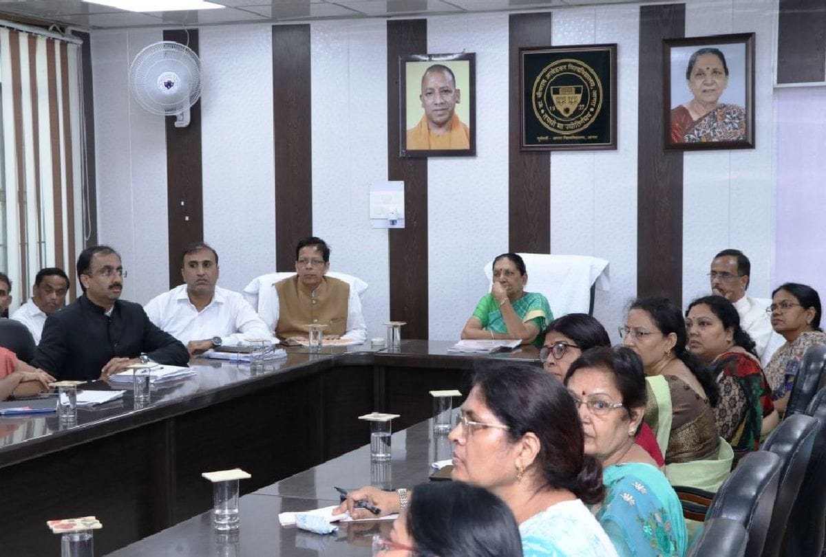 Governor Anandiben Patel gave instructions officers will adopt TB affected children