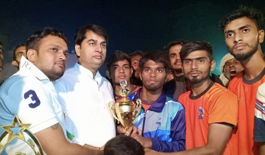 noida ki team rahi winner