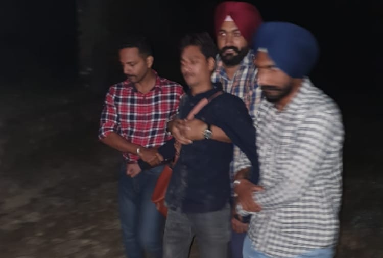 Gangster Jhunna pandit arrested after encounter In Ropar Of Punjab