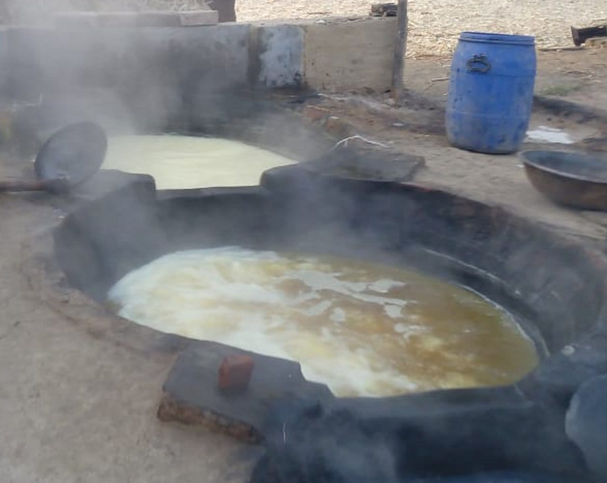 Sugar sweetened in jaggery sauce