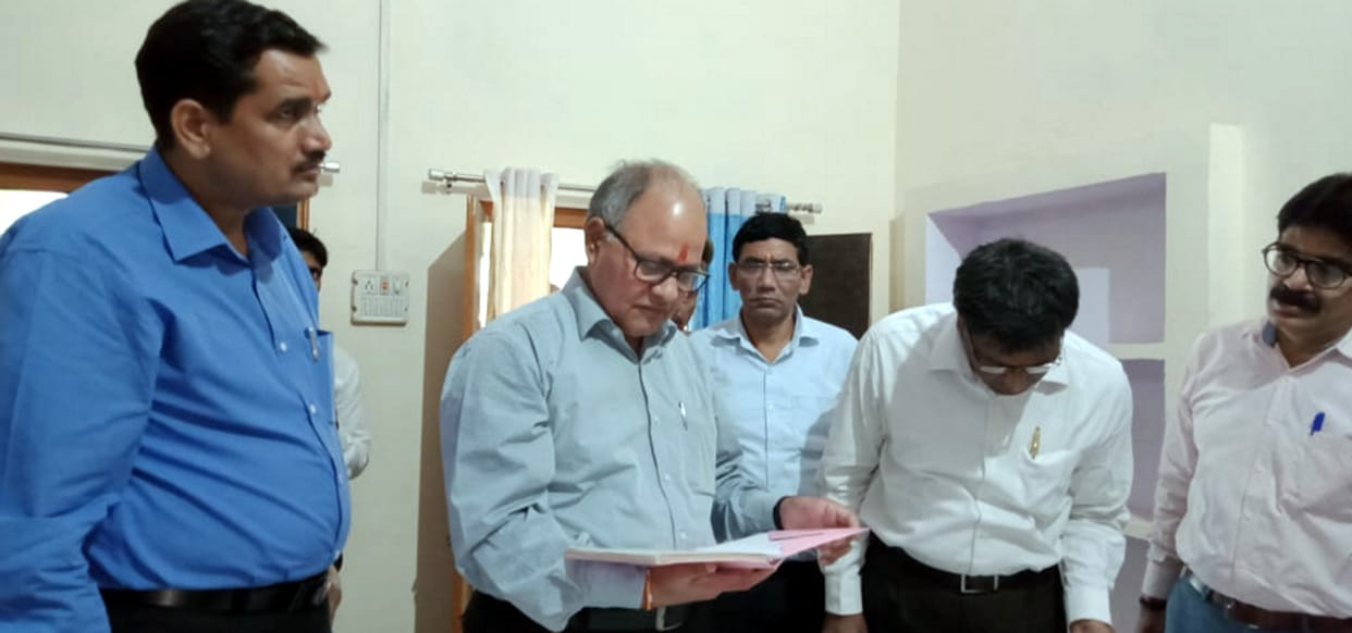 commissinor, dm. kasganj