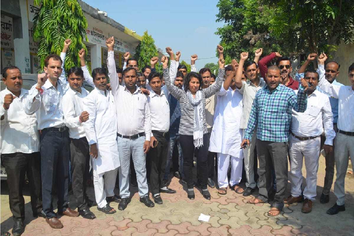 Advocates from 22 districts has strike and demanding disclosure of Zahid murder case of Baghpat