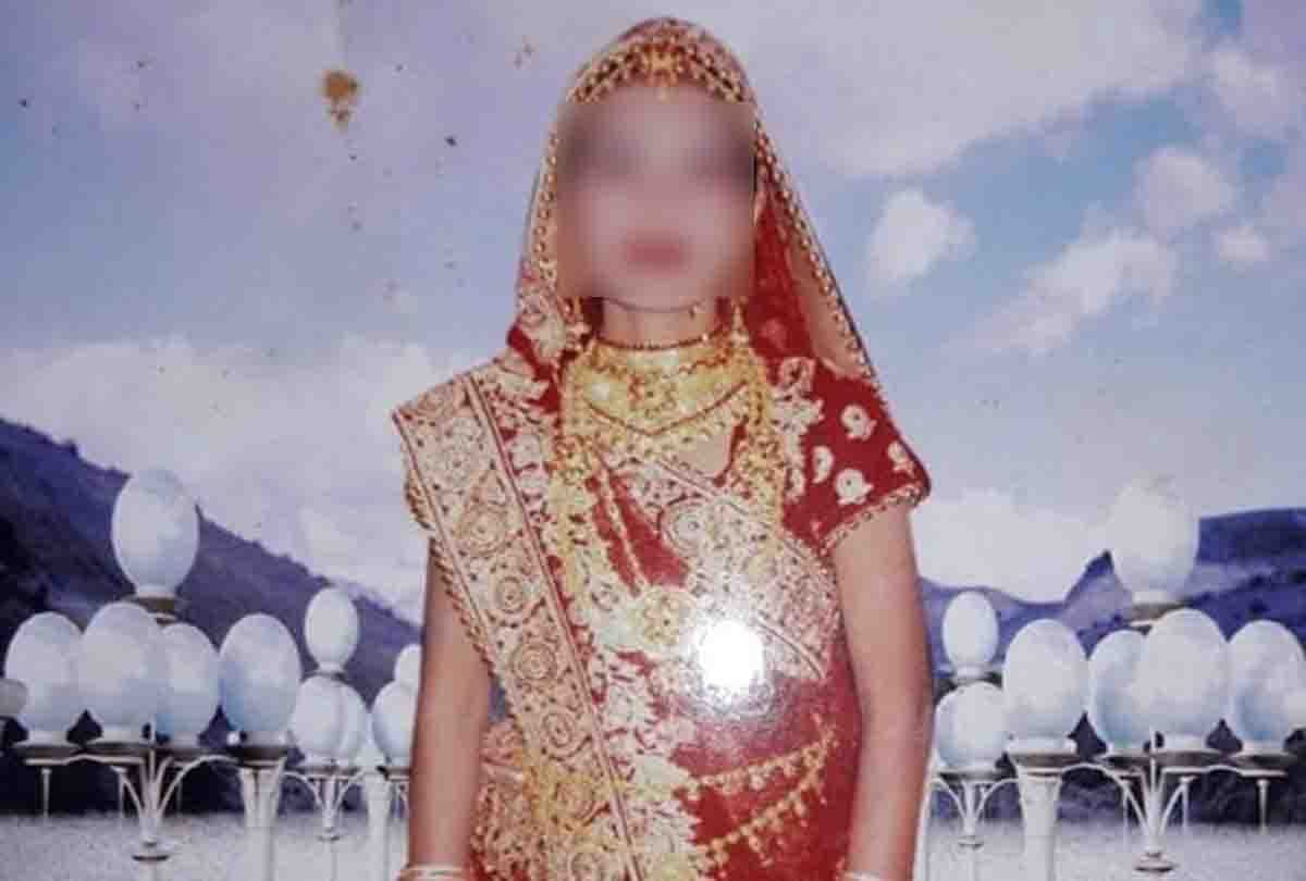 husband saw her wife with lover and he killed both