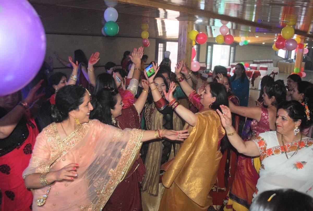 karvachauth 2019 thirty percent discount in HPTDC Hotels for newly married couples