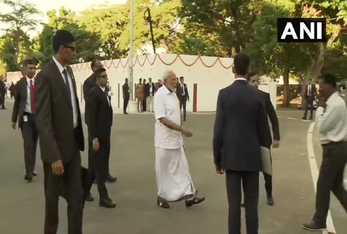PM Narendra Modi wears TamilNadu traditional dress veshti for mamallapuram date with Xi Jinping