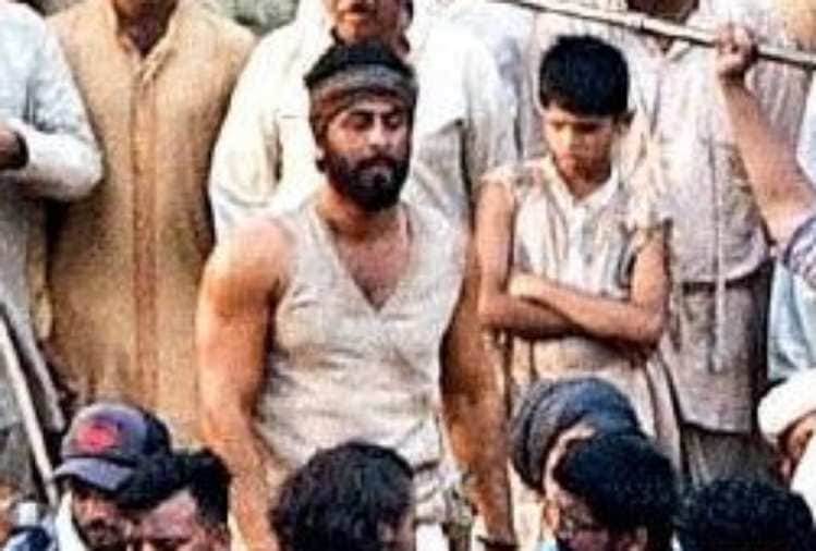 ranbir kapoor look leak from shamshera set fans does not recognize him