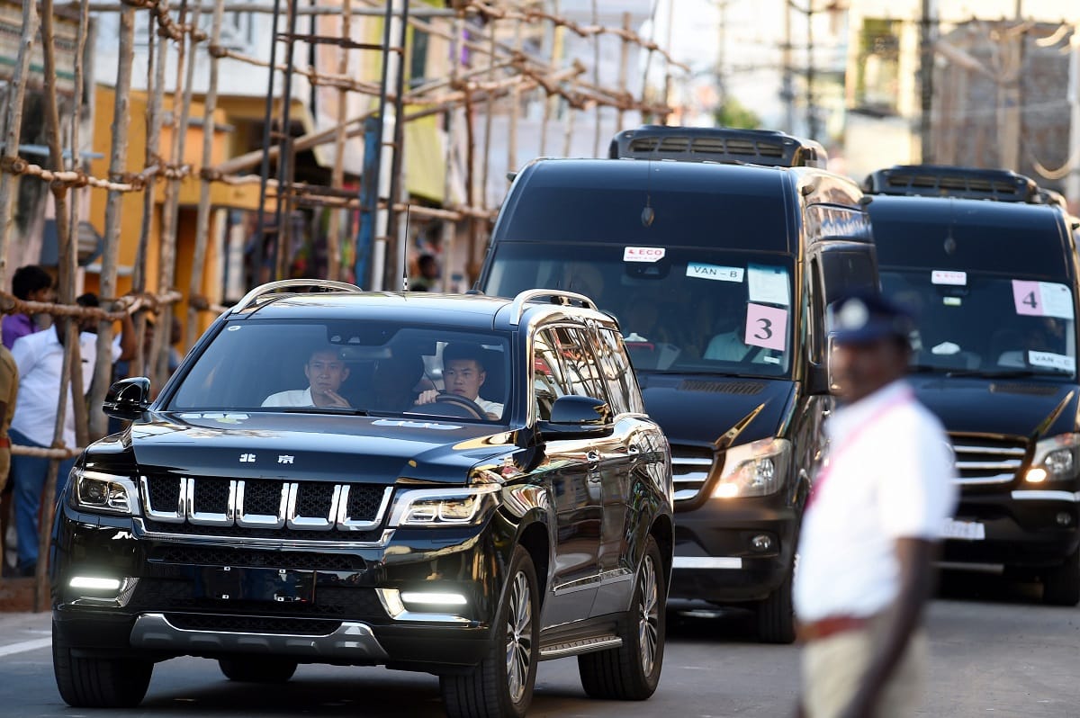 Chinese president xi-jinping ride on hongqi car in chennai