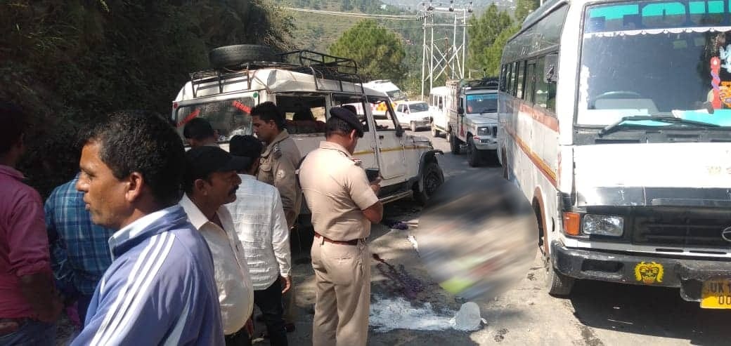 Tehri: Max vehicle overturned on road, one killed and four injured