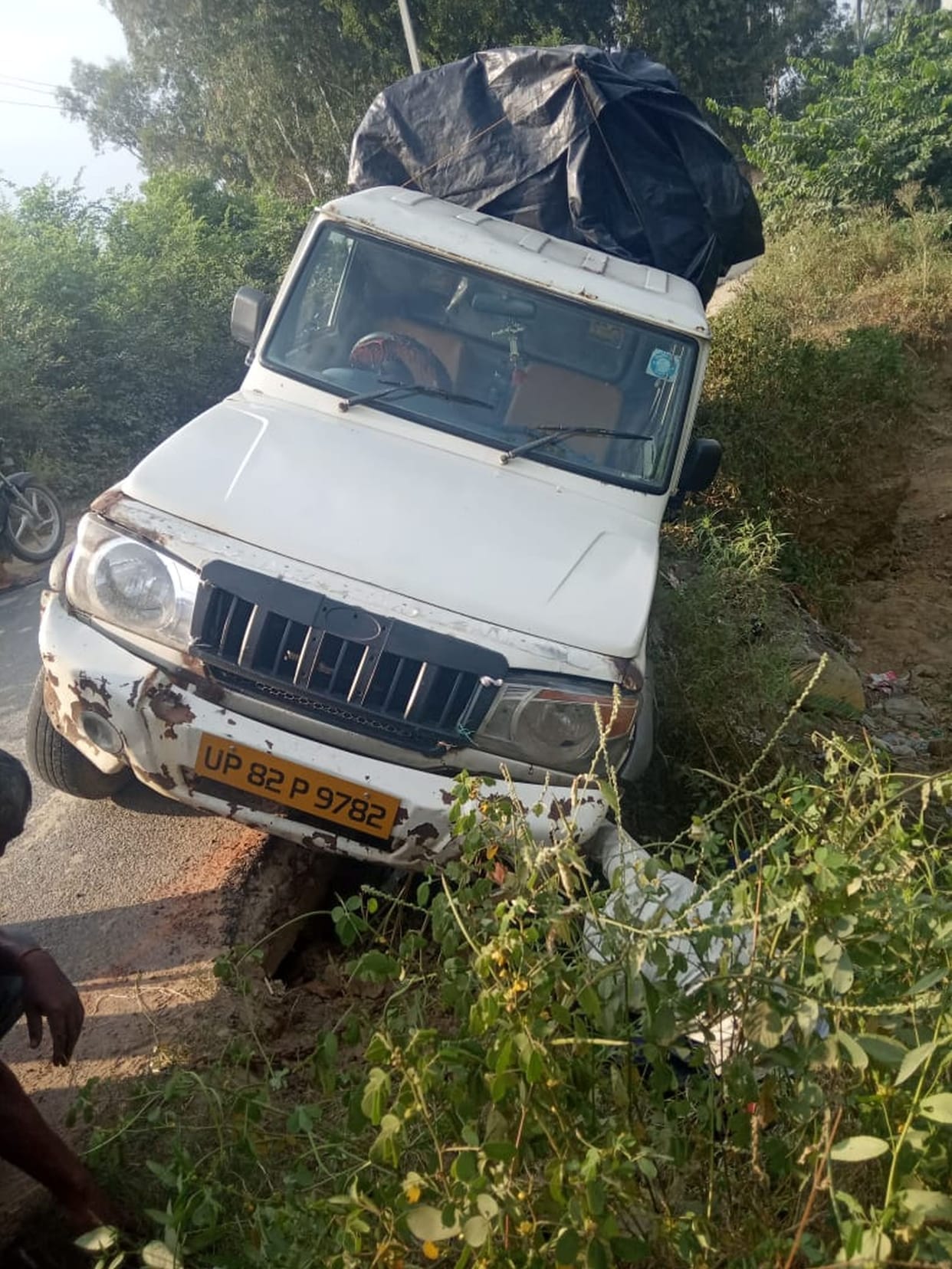 damage road in mainpuri