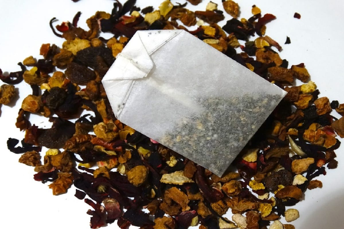 study says microparticle reach in our body with tea bag