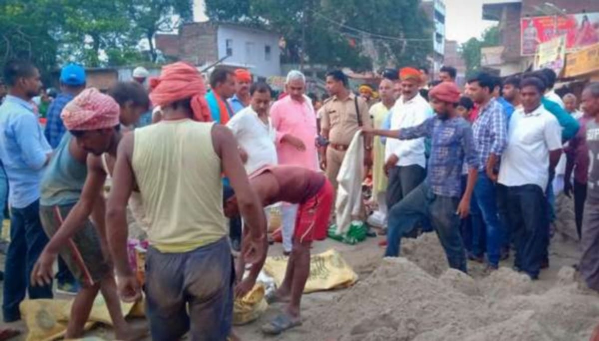 MLA ran JE and contractor, both left work and ran