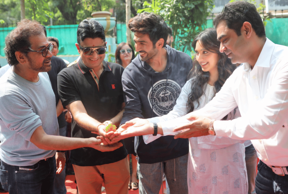 Karthik Aryan prank video goes viral from the set of Bhool Bhulaiyaa 2