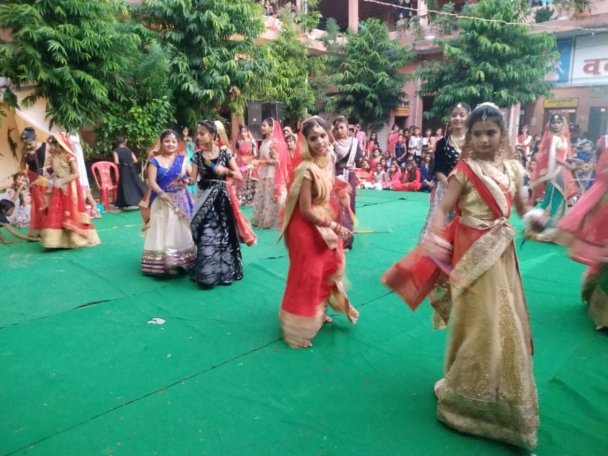 Girls won hearts due to Garba and Dandiya dance performances
