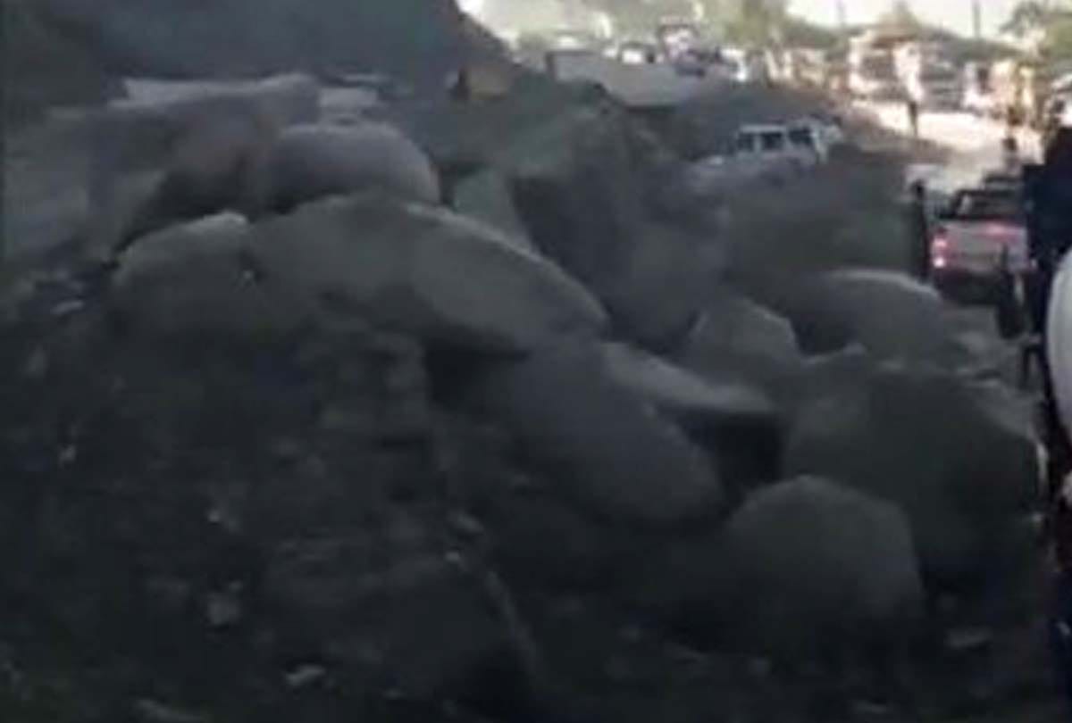 landslide in Ramban district, Traffic on Jammu Srinagar opened 23 hours laterafter landslide