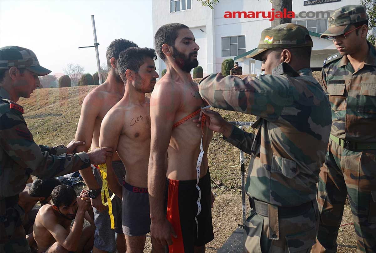 kashimiri Local youth took part in an Indian Army recruitment drive