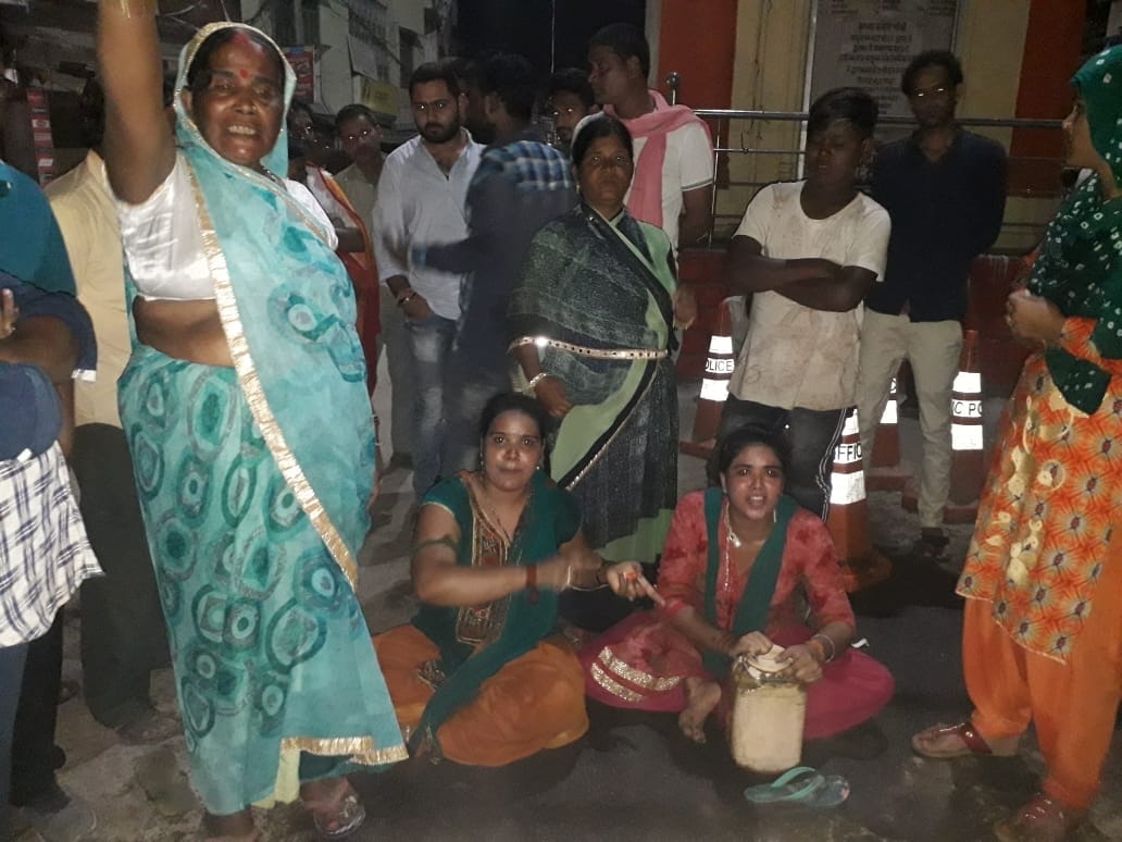 brother in custody, sisters and mother attempt to suiside