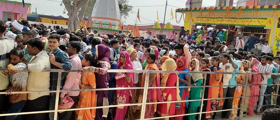 Crowds of devotees gathered in Durga fair