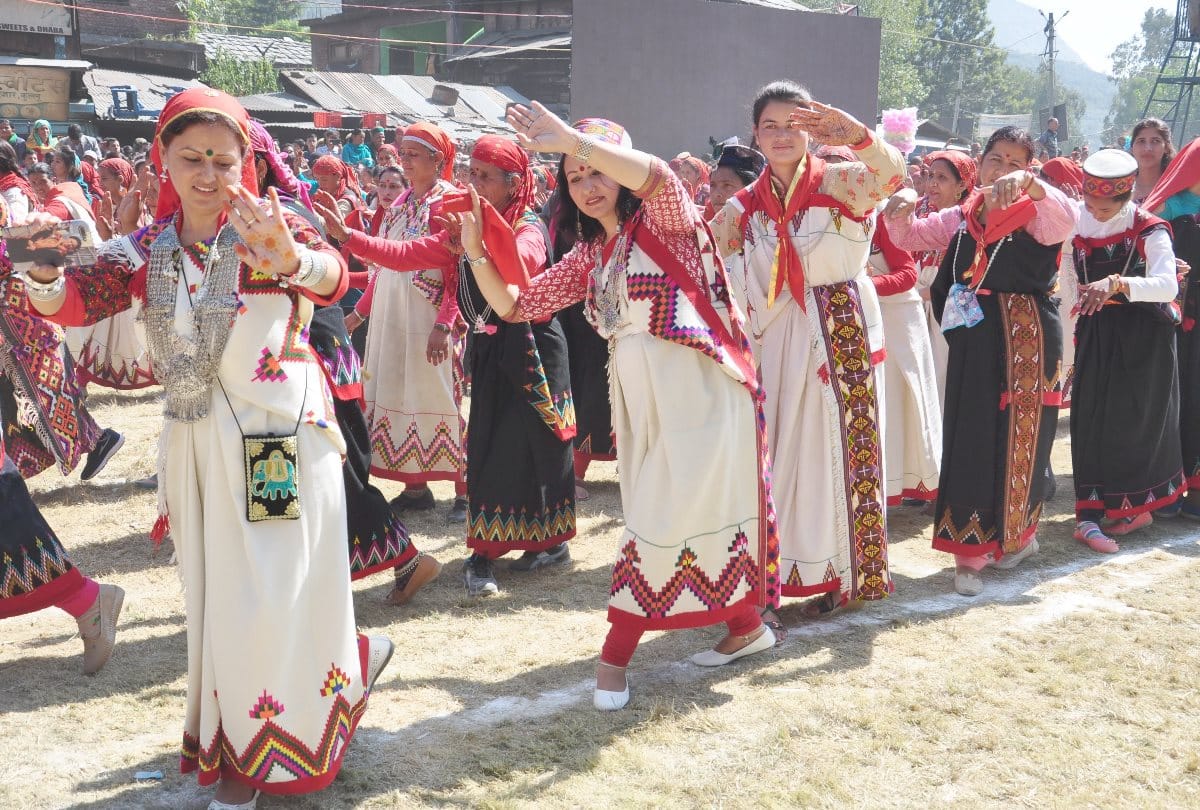 International Kullu Dussehra four Thousand women Mahanati gave message of swachhta and poshan