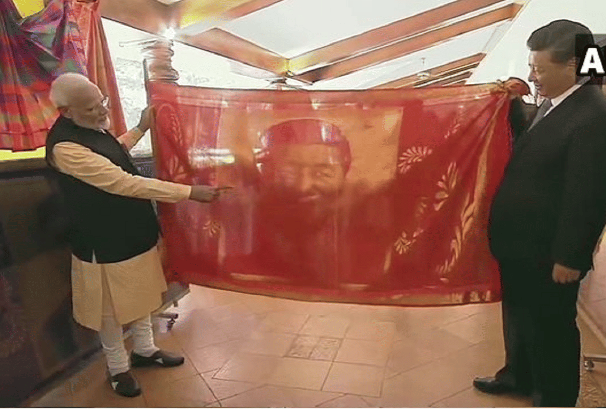 PM Narendra Modi gifts hand-woven silk portrait and more items to Xi Jinping after informal summit