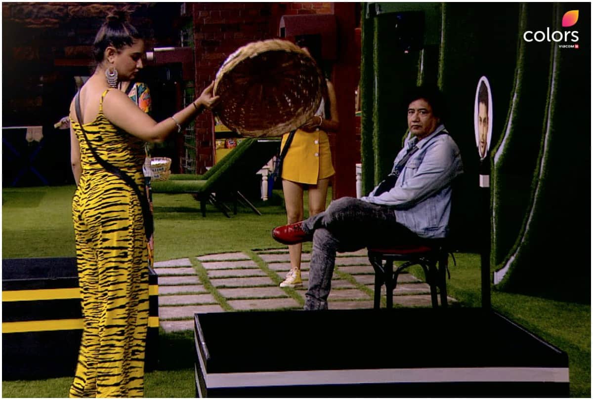 Bigg Boss 13 Salman Khan show Koena Mitra Dalljiet Kaur eliminated from house