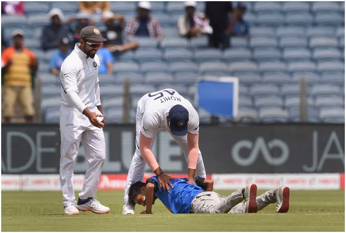 INDvSA Fan breaks security and enter the Pune Stadium to meet Rohit Sharma