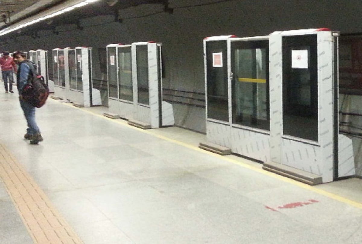Increasing number of suicide attempts at metro stations in Delhi