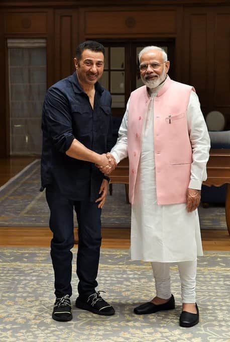Jane Fonda arrest to Sunny Deol meet pm Narendra Modi these are bollywood news