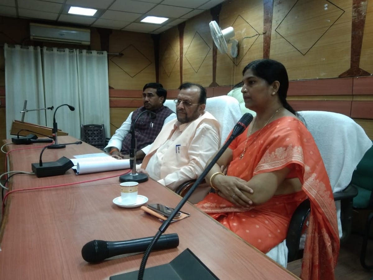 Minister Suresh Khanna inspected Mirzapur District Treasury