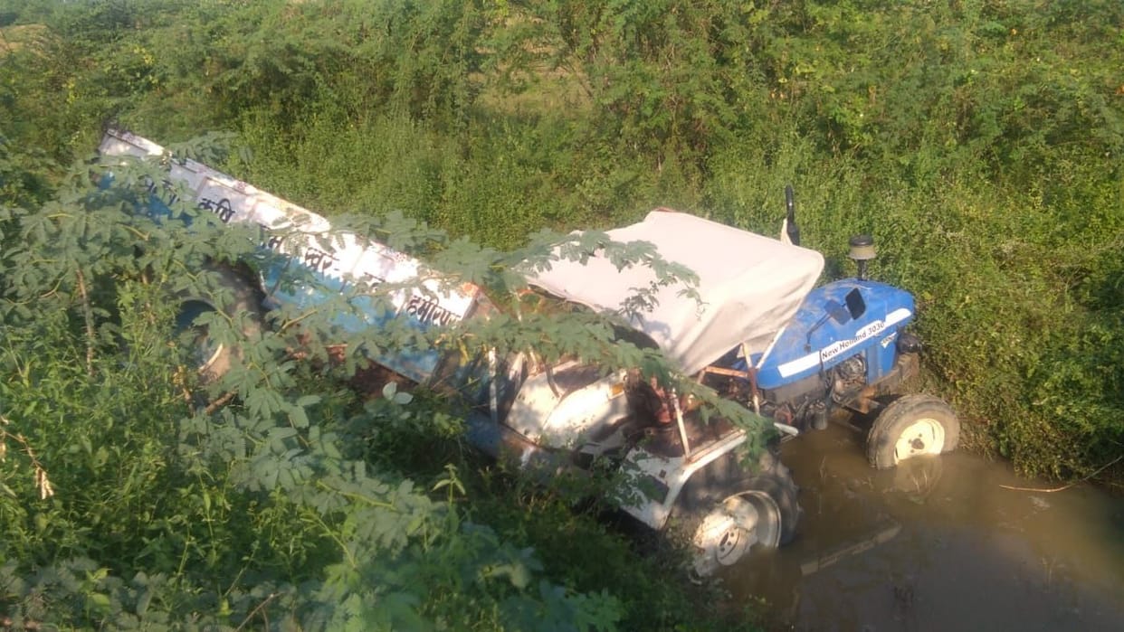 Truck collided with tractor, seven people injured