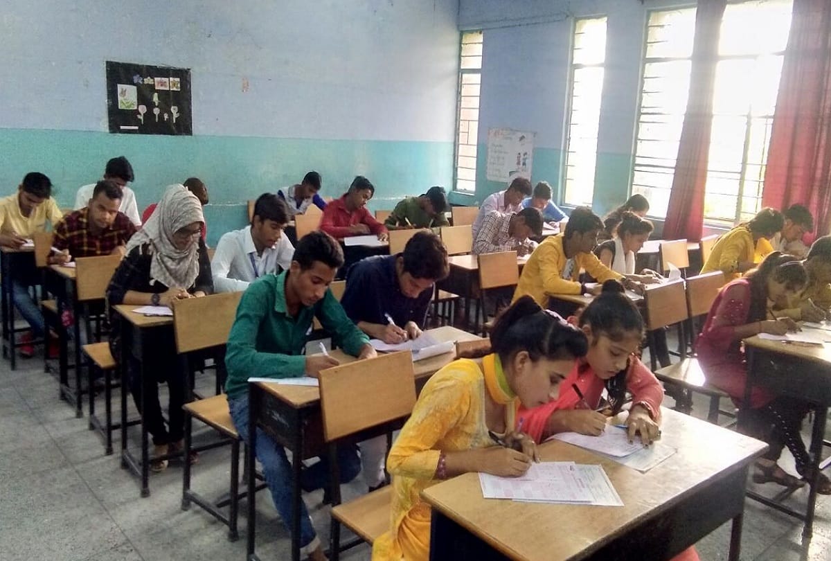 Atul Maheshwari Scholarship Examination More than 30 thousand students took the exam