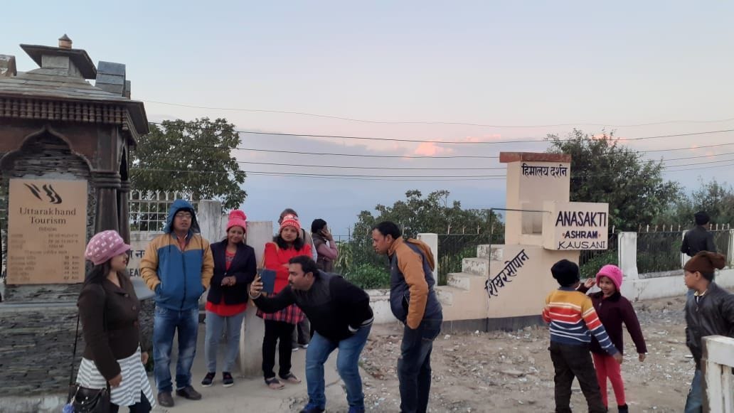 Bengali tourism season has gained momentum in Kausani