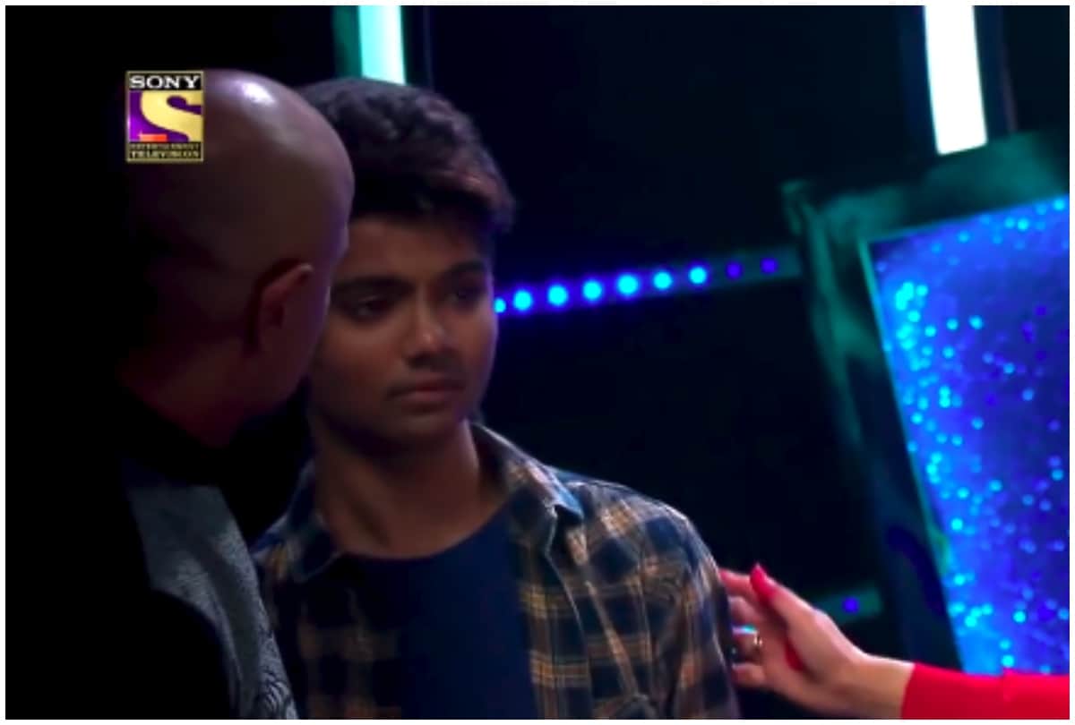 azmat hussain audition indian idol 11 performance video