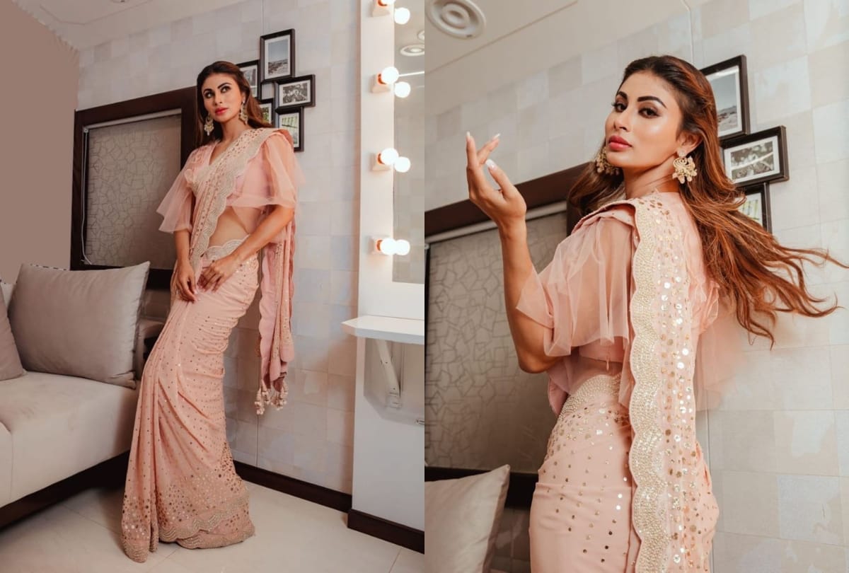 mouni roy look pretty in pastel pink saree